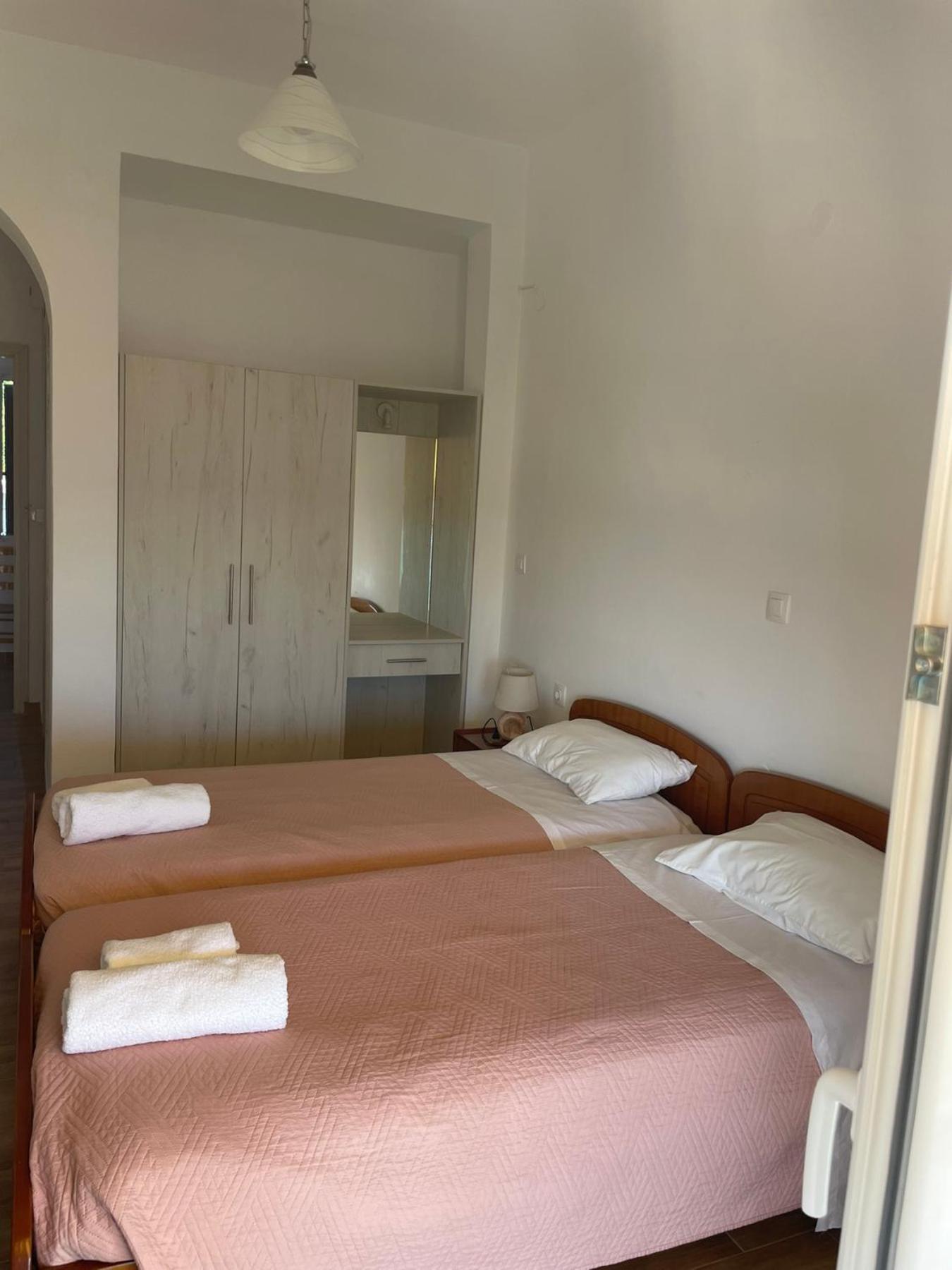 Nafsika Apartments Agios Georgios Pagon Esterno foto
