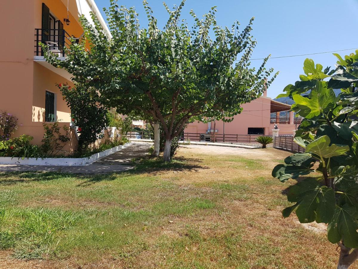 Nafsika Apartments Agios Georgios Pagon Esterno foto
